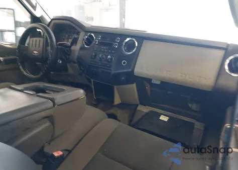 2010 Ford F-250 King Ranch/Lariat/Xl/Xlt z USA, uszkodzony, nr VIN 1FTSW2A54AEA84406